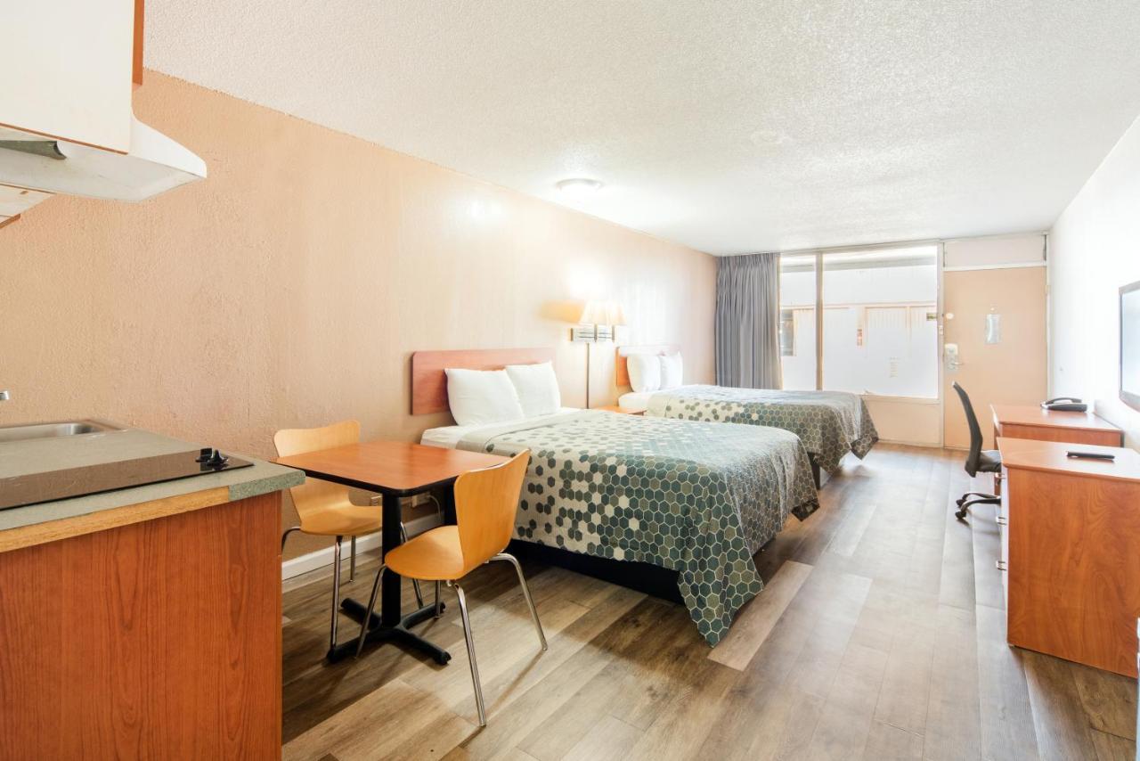 Econo Lodge Inn & Suites Near Bricktown Οκλαχόμα Εξωτερικό φωτογραφία